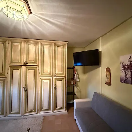 Anna's House